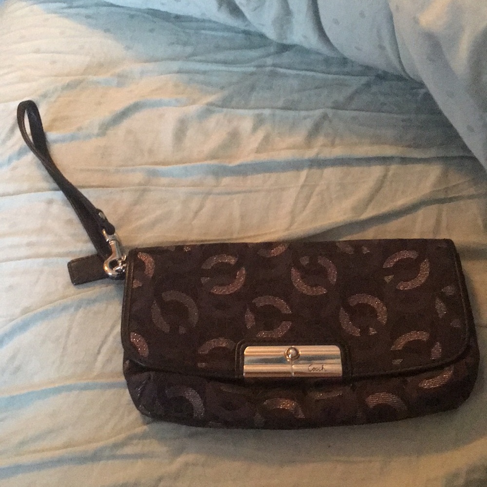 Gently used clutch